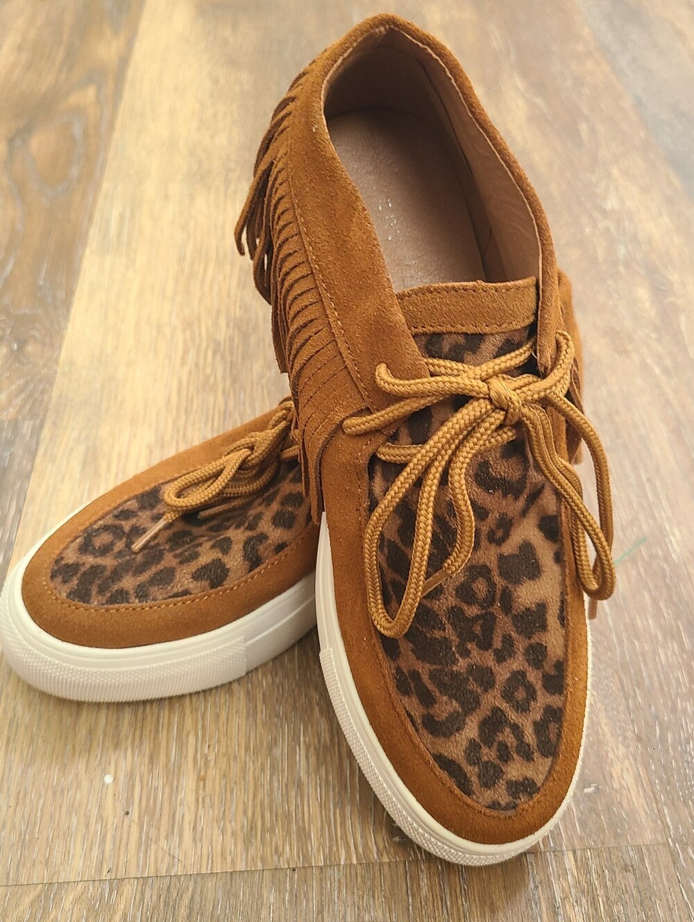 Very Volatile Moccasin Leopard Print Sneakers Womens 7.5